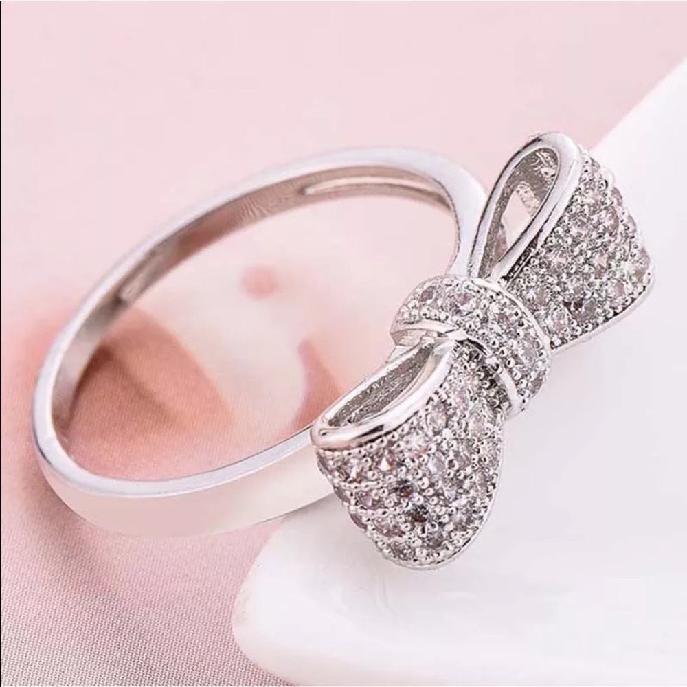 ✨NEW✨Silver & White Sapphire Ring